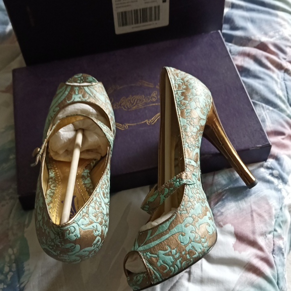 Hale Bob Turquoise Green Mary-Jane Peep-Toe Gold-Bronze Heels Size 7.5